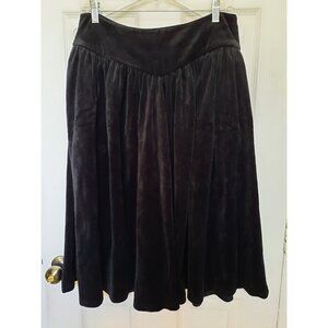 La Femme En Noir velour swing skirt